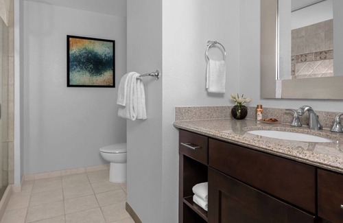 Las Vegas Strip Villa | Dazzling Marriott Chateau Villa near Vegas Strip!