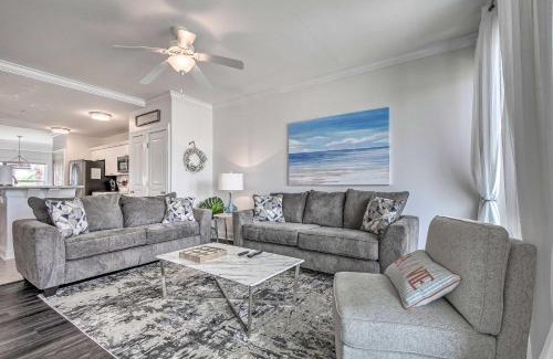 Mexico Beach Apartment | Dazzling Mexico Beach Condo - Walk to the Beach!