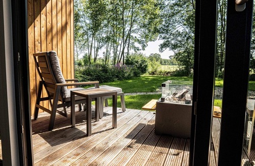 Lattrop House | De 2-persoons versie van de vakantievilla Amalia 2 is uitgerust met een ruime sauna en hottub
