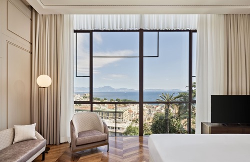 Chiaia Hotel | De Bonart Naples, Curio Collection by Hilton