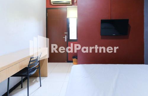 Surabaya House | Dea Homestay Syariah at Kertomenanggal Surabaya Mitra RedDoorz