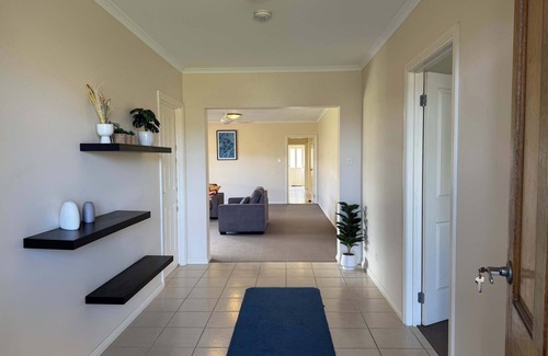 Waterhouse House | Dean's on McQueen - WiFi, Pet Friendly Outside
