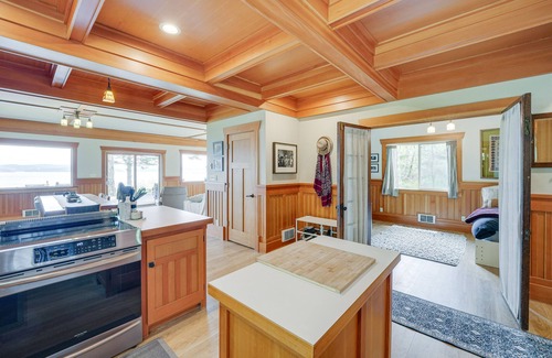 Decatur Island Cabin | Decatur Island Hideaway w/Sweeping San Juan Views