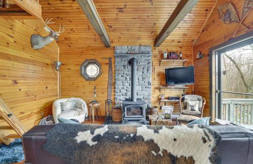 Cresco House | Deck and Forest Views Secluded Cresco Cabin!