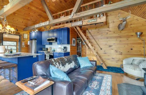 Cresco House | Deck and Forest Views Secluded Cresco Cabin!