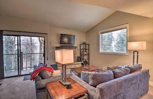 Four O'Clock Apartment | Deck and Spa Access Modern Breckenridge Condo!