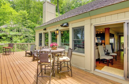 Mountain Air House | Deck & Game Room: Blue Ridge Mountain Home!