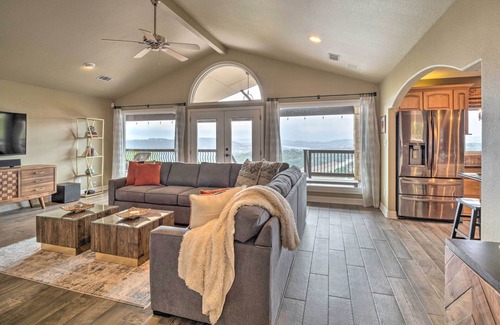 Leander House | Deck & Lake Travis Views: Hill Country Hideaway!