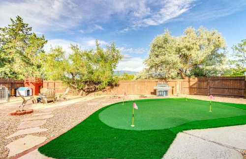 Paradise Hills Civic House | Deck, Putting Green and Views Albuquerque Oasis