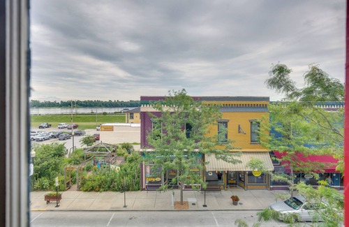 Hannibal Apartment | Deck + River View: Loft in Downtown Hannibal