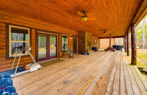 Pine Mountain House | Deck, Smoker and Yard Peaceful Gem in Pine Mountain