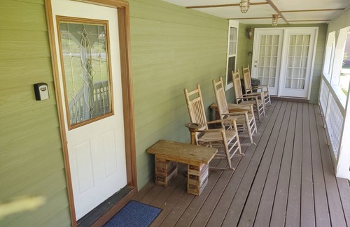 Bryson City Apartment | Deep Creek Apt#2, 2Bd/2Ba, A+ location just a mile from Nat Park, Train, Bryson