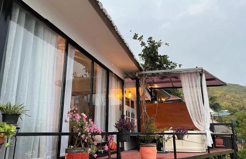 Koh Lan Villa | deep mountain view