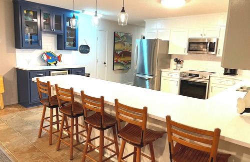 Summerton House | Deep water Lake Marion house. 4BR 2.5BA. Fish off dock. Nearby Golf. SUNSETS