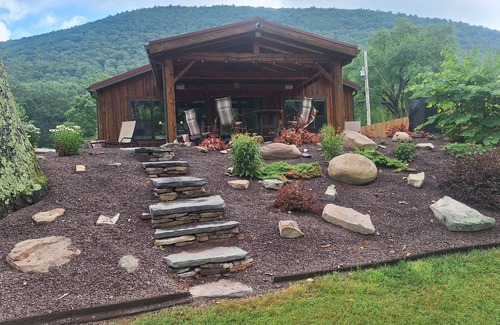 Jersey Mills House | Deep Water Retreat - Great location directly on Big Pine Creek with trail access