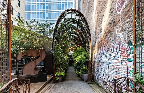 SoHo Hotel | Deeply Rooted In SoHo! Premium Suite with Sitting Area, Pets Allowed, City View!