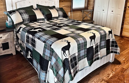 Compton Cabin | Deer Pond Cabin in Ozark Mountains - Minutes away from Buffalo River and hiking!