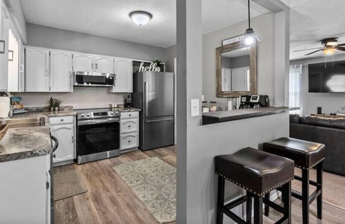 Cape Girardeau House | Deer Run Creek: 5 Bed Home in Great Neighborhood