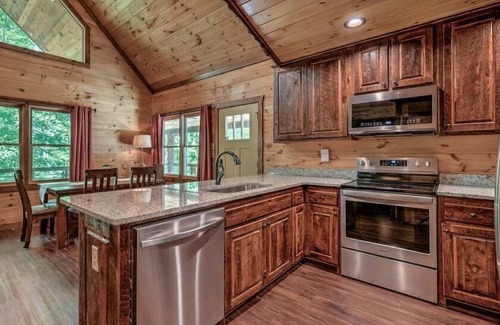 Morganton Cabin | Deer Run - Pet Friendly | Hot Tub | Fire Pit | Work From Home Friendly