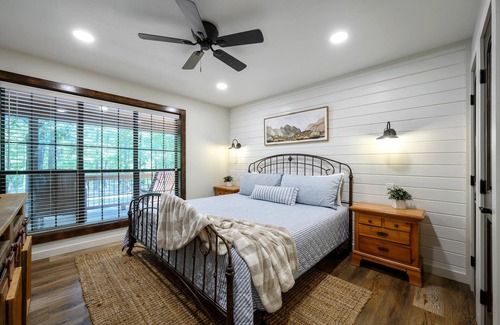 Broken Bow Cabin | Deer Valley-Rustic Farm Cabin close to Lake on 4.5 acres-Pets Allowed