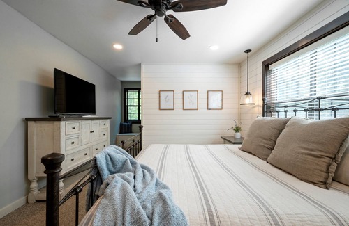 Broken Bow Cabin | Deer Valley-Rustic Farm Cabin close to Lake on 4.5 acres-Pets Allowed