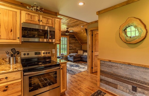 Banner Elk Cabin | Deerview Cottage at Eagles Nest - Secluded and quiet, walk to trails, resort amenities