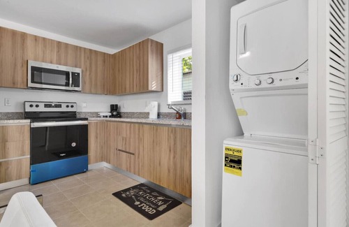 Coral Way Apartment | ° Cozy Private 2 BR Apt 5min to Brickell 8th st °