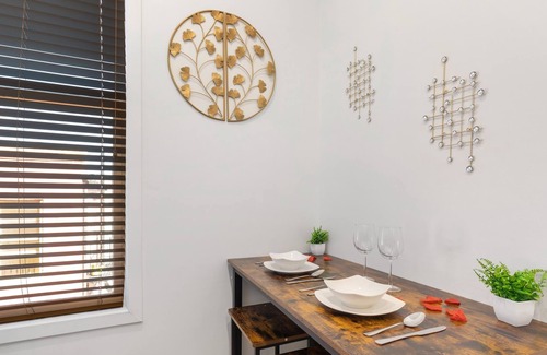 Fells Point Apartment | °Heart of Fells point °Smart TV°A/C°Full Kitchen