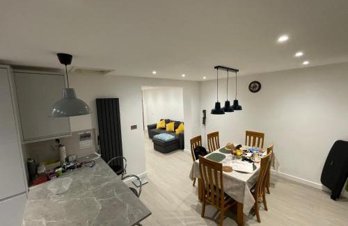 Tatenhill House | Dein Haus 1