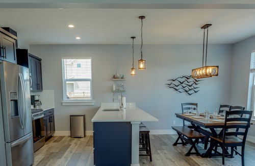 Ocean Shores House | Deja Blue - Pet-friendly, Waterfront Cottage at Oyhut Bay Seaside Village