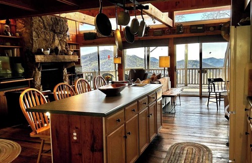 Scaly Mountain Cabin | Deja View Lodge: Highlands 12 Acre Private Estate
