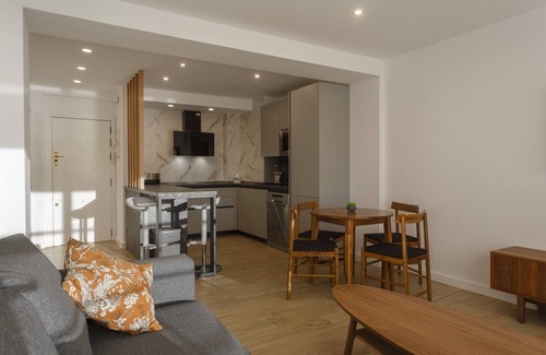 Cadiz Apartment | DELFIN Sunny Home by Cadiz4Rentals