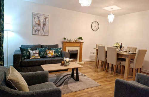 Stanhope House | Delight Marvel- Waltham Place 3 bedroom house