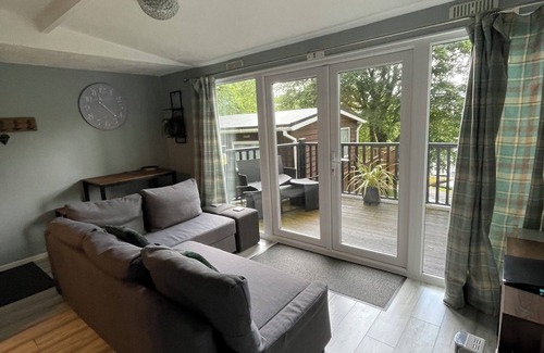 Bont Newydd Ski Chalet | Delightful 2 Bedroom Welsh Chalet, situated between Snowdonia and Caernarfon.