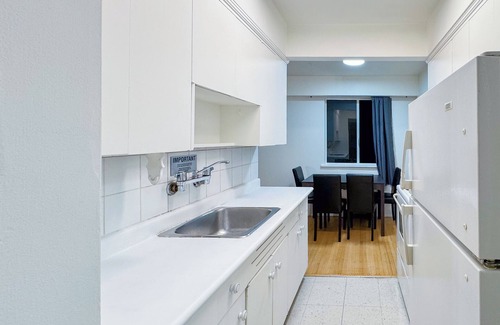 West End Apartment | Delightful 3-bedroom apartment with WiFi in Vancouver