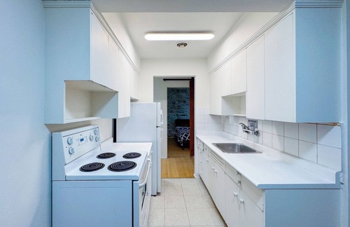 West End Apartment | Delightful 3-bedroom apartment with WiFi in Vancouver