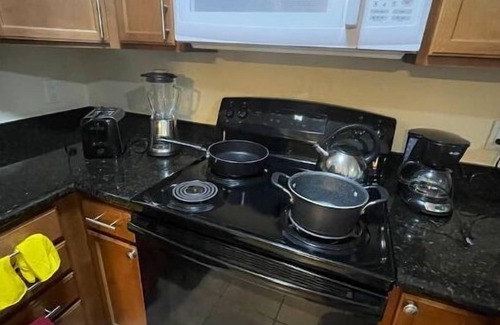 Paradise Condo | Delightful 3BD 2BTH 3.5mls to Strip Pool Gym