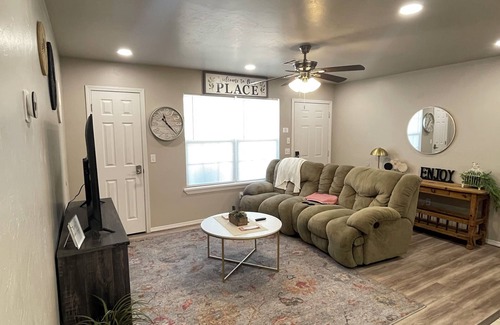 Ada Apartment | Delightful and Clean- 2 Bedroom Duplex