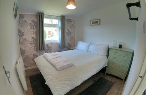 Tywyn Ski Chalet | Delightful Chalet Peaceful Site Near Aberdyfi