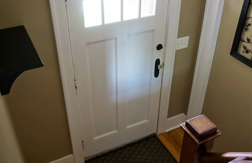 Plymouth Apartment | Delightful, Cozy Upper Flat in Plymouth, Michigan