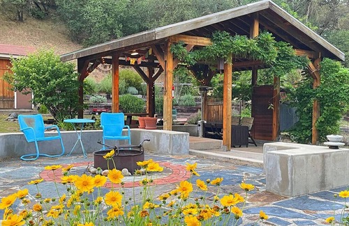 Incline House | Delightful Home and Property Minutes from Yosemite