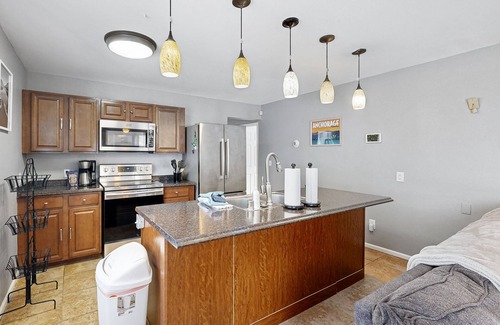 Northeast Anchorage House | Delightful mountain-view retreat with spacious deck & jetted tub - dog-friendly