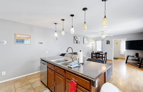 Northeast Anchorage House | Delightful mountain-view retreat with spacious deck & jetted tub - dog-friendly