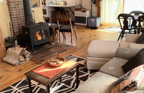Alstead Cabin | Delightful rustic cabin with WiFi in Alstead