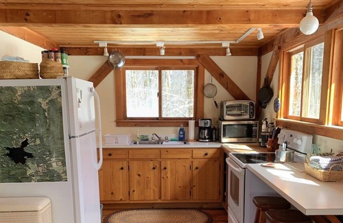 Alstead Cabin | Delightful rustic cabin with WiFi in Alstead