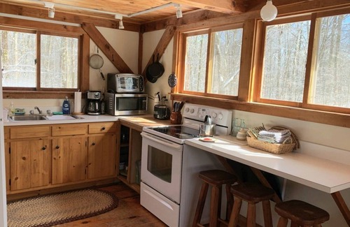 Alstead Cabin | Delightful rustic cabin with WiFi in Alstead