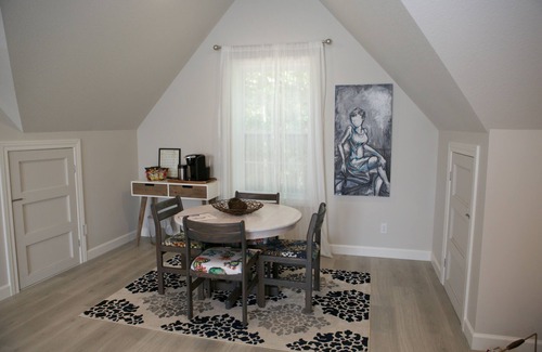 Hallsville Apartment | Delightful Studio in the woods