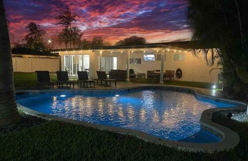 Deerfield Beach House | Delilas Chic 3 Bedroom 2 bath Abode with Heated Pool