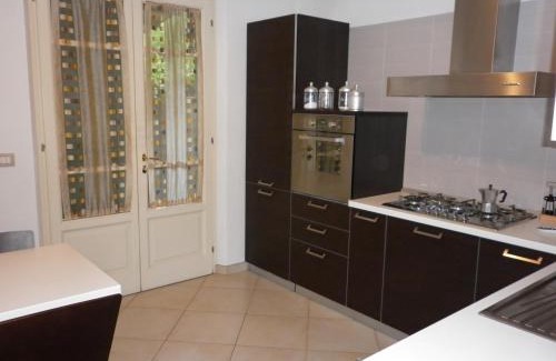 Forte dei Marmi Villa | Deliziosa Villetta