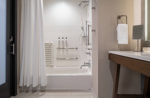 Wichita Falls Hotel | Delta Hotels by Marriott Wichita Falls Convention Center